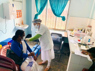 4,000 healthcare workers to get Covid vaccine on first day in Telangana | 4,000 healthcare workers to get Covid vaccine on first day in Telangana