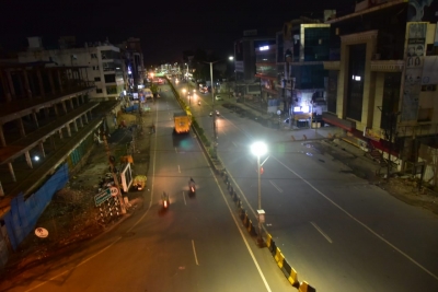 Night curfew in UP relaxed by one hour | Night curfew in UP relaxed by one hour