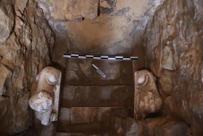 Egypt discovers 2,500-year-old intact coffins | Egypt discovers 2,500-year-old intact coffins