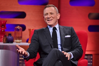 Daniel Craig cries at TV ads | Daniel Craig cries at TV ads