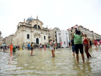 2 killed, several injured as powerful storm batters Zagreb | 2 killed, several injured as powerful storm batters Zagreb 2 killed, several injured as powerful storm batters Zagreb | 2 killed, several injured as powerful storm batters Zagreb