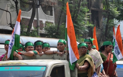 W Bengal bypolls: TMC leading in all four constituencies | W Bengal bypolls: TMC leading in all four constituencies