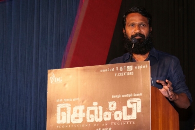 Director Vetri Maaran all praise for Mathi Maaran at 'Selfie' trailer release | Director Vetri Maaran all praise for Mathi Maaran at 'Selfie' trailer release