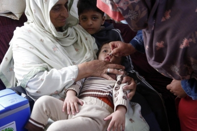 Pakistan launches anti-polio vaccination drive to inoculate 13.5 mn children | Pakistan launches anti-polio vaccination drive to inoculate 13.5 mn children
