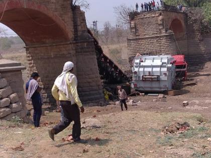 AAP slams PM Modi over bridge collapse in Gujarat's Surendranagar | AAP slams PM Modi over bridge collapse in Gujarat's Surendranagar AAP slams PM Modi over bridge collapse in Gujarat's Surendranagar | AAP slams PM Modi over bridge collapse in Gujarat's Surendranagar