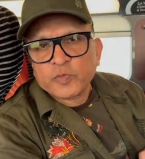 Actor Annu Kapoor hospitalised with chest pain; condition stable | Actor Annu Kapoor hospitalised with chest pain; condition stable