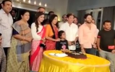 Rupali Ganguly celebrates b'day on 'Anupamaa' set, says 'I love birthdays' | Rupali Ganguly celebrates b'day on 'Anupamaa' set, says 'I love birthdays'