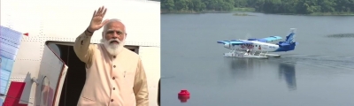 Modi inaugurates seaplane service, boards first flight to Sabarmati | Modi inaugurates seaplane service, boards first flight to Sabarmati