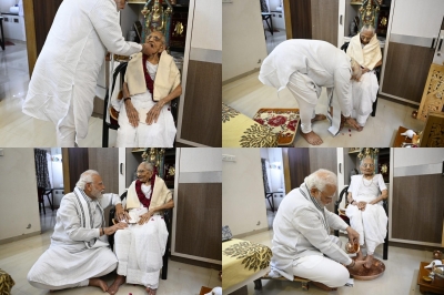 Modi pens emotional note on mother Heeraba's 100th birthday | Modi pens emotional note on mother Heeraba's 100th birthday