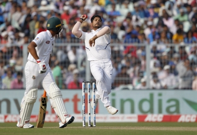 Australia 65/2 at tea on third day | Australia 65/2 at tea on third day