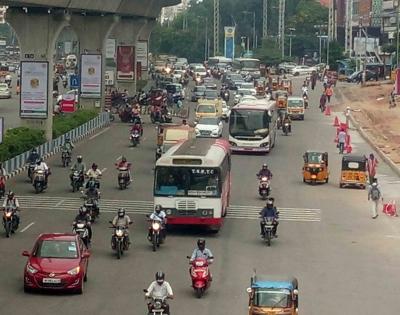 Bus movement hit by Bharat Bandh in T'gana | Bus movement hit by Bharat Bandh in T'gana