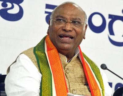 Govt should solve hunger problem than discrediting bodies: Kharge | Govt should solve hunger problem than discrediting bodies: Kharge