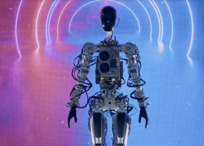 Elon Musk unveils Tesla humanoid robot, may cost $20K | Elon Musk unveils Tesla humanoid robot, may cost $20K