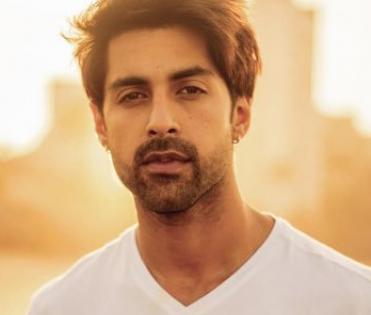 Akshay Bindra: Tamannaah, being a star, is very sweet | Akshay Bindra: Tamannaah, being a star, is very sweet Akshay Bindra: Tamannaah, being a star, is very sweet | Akshay Bindra: Tamannaah, being a star, is very sweet