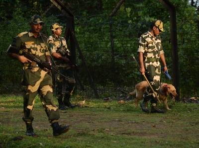 Bangladeshi smuggler killed in BSF firing along Tripura border | Bangladeshi smuggler killed in BSF firing along Tripura border Bangladeshi smuggler killed in BSF firing along Tripura border | Bangladeshi smuggler killed in BSF firing along Tripura border