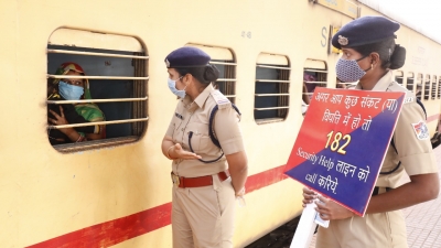 Railways launches 'Meri Saheli' trains for women passengers' safety | Railways launches 'Meri Saheli' trains for women passengers' safety Railways launches 'Meri Saheli' trains for women passengers' safety | Railways launches 'Meri Saheli' trains for women passengers' safety