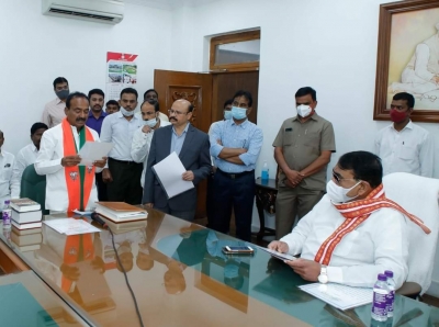 BJP's Rajender takes oath as Telangana MLA | BJP's Rajender takes oath as Telangana MLA
