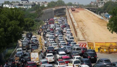 Delhi, Noida commuters keep crawling as Ashram flyover shut for 45 days | Delhi, Noida commuters keep crawling as Ashram flyover shut for 45 days