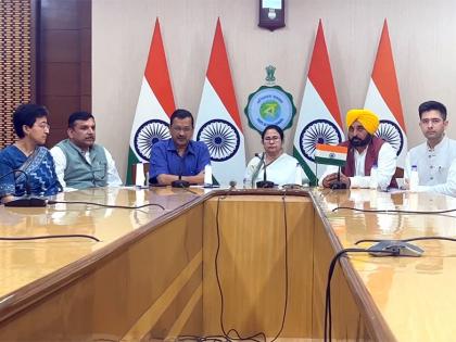 Mamata assures Kejriwal of full support over Centre's ordinance on bureaucratic service | Mamata assures Kejriwal of full support over Centre's ordinance on bureaucratic service