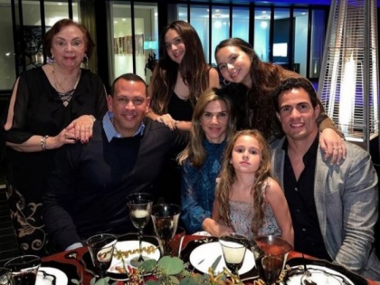 Alex Rodriguez celebrates Thanksgiving with ex-wife Cynthia Scurtis, two daughters | Alex Rodriguez celebrates Thanksgiving with ex-wife Cynthia Scurtis, two daughters
