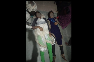 Unnao girls laid to rest in their family field | Unnao girls laid to rest in their family field