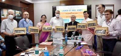 Agriculture Minister launches Amul Honey | Agriculture Minister launches Amul Honey
