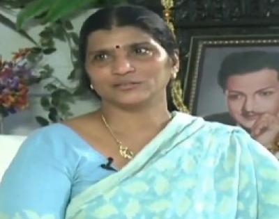 TDP Mahanadu a 'hollow spectacle', says NTR's wife Lakshmi Parvathi | TDP Mahanadu a 'hollow spectacle', says NTR's wife Lakshmi Parvathi TDP Mahanadu a 'hollow spectacle', says NTR's wife Lakshmi Parvathi | TDP Mahanadu a 'hollow spectacle', says NTR's wife Lakshmi Parvathi
