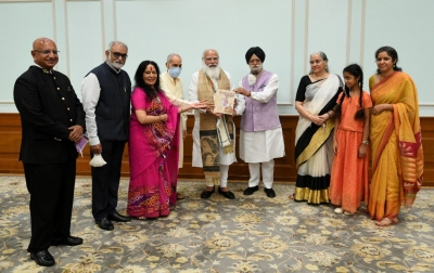 PM receives first copy of book on Guru Gobind Singh Ji | PM receives first copy of book on Guru Gobind Singh Ji