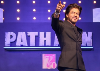 Fan asks SRK box-office collections of 'Pathaan', actor replies with witty remark | Fan asks SRK box-office collections of 'Pathaan', actor replies with witty remark