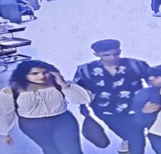 18-year-old girl dies after falling off second floor of mall in B'luru | 18-year-old girl dies after falling off second floor of mall in B'luru