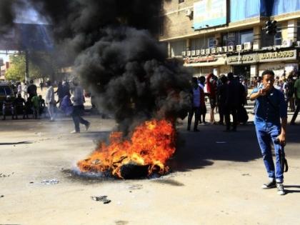 40 civilians killed in airstrike on Khartoum market; Sudanese army denies involvement | 40 civilians killed in airstrike on Khartoum market; Sudanese army denies involvement 40 civilians killed in airstrike on Khartoum market; Sudanese army denies involvement | 40 civilians killed in airstrike on Khartoum market; Sudanese army denies involvement