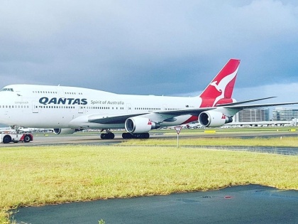 Qantas eases gender-based uniform rules | Qantas eases gender-based uniform rules