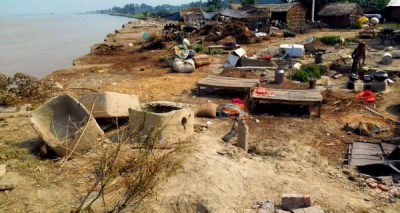 Trouble comes in threes for residents of Kosi's riverbanks in Bihar | Trouble comes in threes for residents of Kosi's riverbanks in Bihar