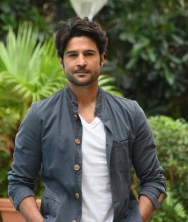 Rajeev Khandelwal recalls traumatic time during father’s heart attack: He was unconscious | Rajeev Khandelwal recalls traumatic time during father’s heart attack: He was unconscious Rajeev Khandelwal recalls traumatic time during father’s heart attack: He was unconscious | Rajeev Khandelwal recalls traumatic time during father’s heart attack: He was unconscious