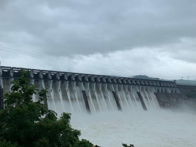 Sardar Sarovar dam releases 2,45,000 cusecs of water due to heavy rains in upstream areas | Sardar Sarovar dam releases 2,45,000 cusecs of water due to heavy rains in upstream areas