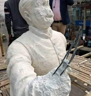 Bangabandhu's sculpture vandalised in Bangladesh | Bangabandhu's sculpture vandalised in Bangladesh Bangabandhu's sculpture vandalised in Bangladesh | Bangabandhu's sculpture vandalised in Bangladesh