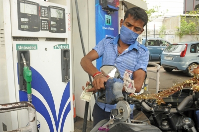 Petrol, diesel prices raised again for 2nd consecutive day | Petrol, diesel prices raised again for 2nd consecutive day