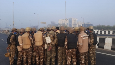Never letting guard down: Delhi Police ramps up checking at entry points | Never letting guard down: Delhi Police ramps up checking at entry points Never letting guard down: Delhi Police ramps up checking at entry points | Never letting guard down: Delhi Police ramps up checking at entry points
