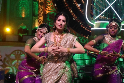 Vrushika talks about her 'Rapchik Lavani' in 'Ganesh Utsav with Zee TV' | Vrushika talks about her 'Rapchik Lavani' in 'Ganesh Utsav with Zee TV'