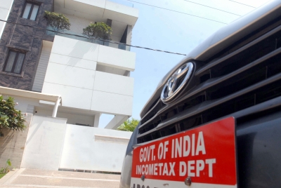 I-T Dept conducts searches in Kolkata | I-T Dept conducts searches in Kolkata