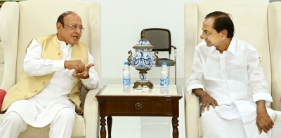 Vaghela meets KCR, discuss national politics | Vaghela meets KCR, discuss national politics