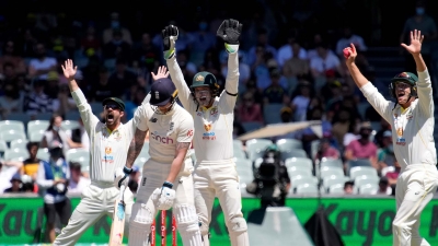 Ashes, 2nd Test: Woakes and Buttler survive first session as Australia pick two wickets | Ashes, 2nd Test: Woakes and Buttler survive first session as Australia pick two wickets
