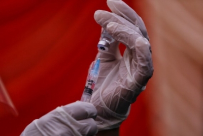 UAE considers making own Covid-19 vaccine | UAE considers making own Covid-19 vaccine