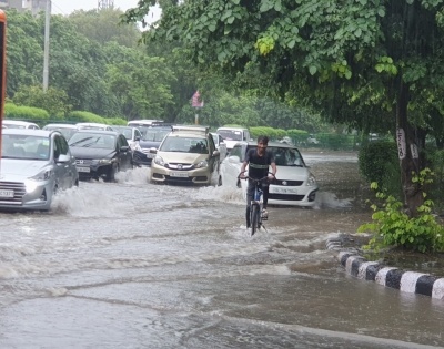 Heavy rainfall in Delhi-NCR, IMD issues orange alert | Heavy rainfall in Delhi-NCR, IMD issues orange alert
