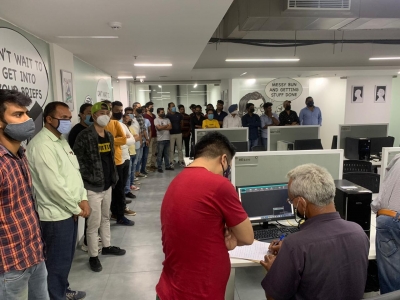 Fake call centre busted in Gurugram, owner was MCG contractor say police | Fake call centre busted in Gurugram, owner was MCG contractor say police