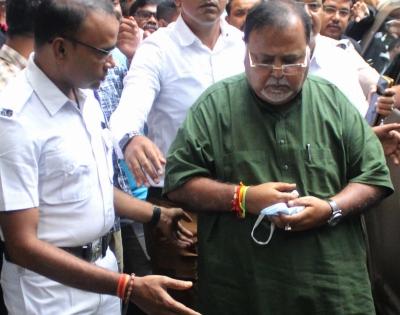 WBSSC scam: In jail, Partha Chatterjee reads spiritual books | WBSSC scam: In jail, Partha Chatterjee reads spiritual books