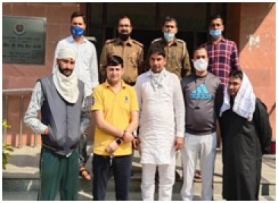 Gang of bookies nabbed for betting on IPL | Gang of bookies nabbed for betting on IPL