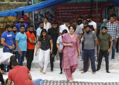 Don't have any expectations from PM: Priyanka Gandhi meets protesting wrestlers at Jantar Mantar | Don't have any expectations from PM: Priyanka Gandhi meets protesting wrestlers at Jantar Mantar