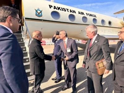 Sharif lands in the UK for the fourth time amid economic meltdown in Pakistan | Sharif lands in the UK for the fourth time amid economic meltdown in Pakistan