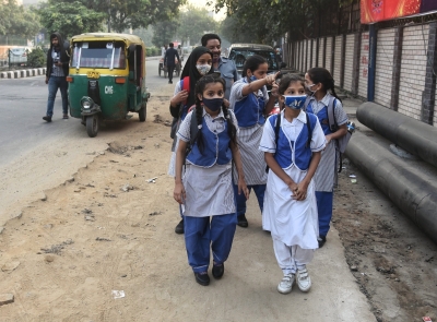 SC slams Delhi govt for opening schools amid severe air pollution | SC slams Delhi govt for opening schools amid severe air pollution